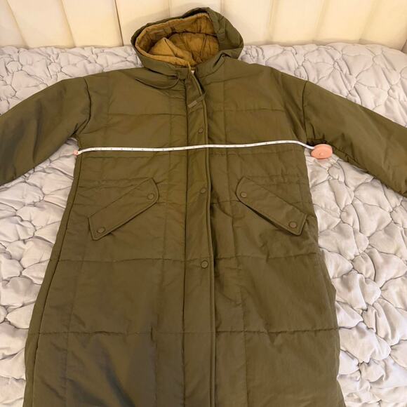 Closed Quilted Coat - Picture 5 of 7